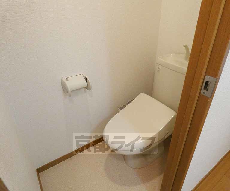 地下鉄烏丸線 竹田駅 徒歩1分 4階建 築22年のトイレ写真