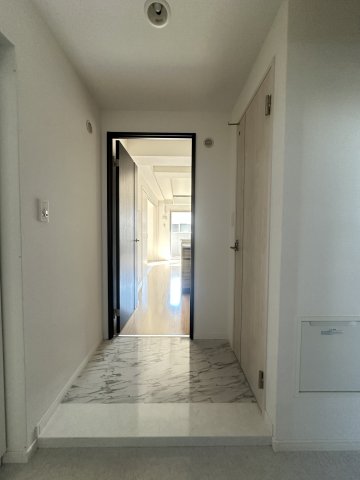 玄関　別号室の写真になります。現況優先。