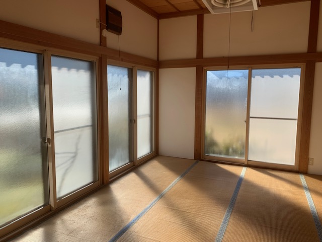 ＪＲ越後線 粟生津駅 徒歩7分 2階建 築35年の居間写真