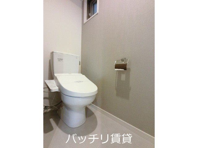 地下鉄箱崎線 箱崎宮前駅 徒歩4分 13階建 築11年のトイレ写真