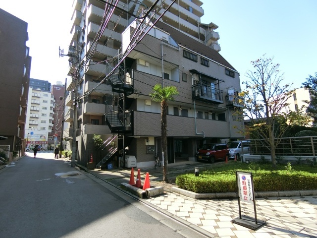 リリ・ラヴィーン