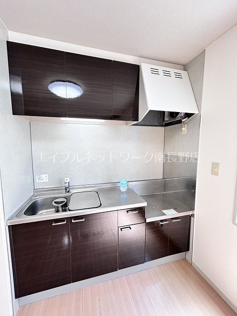 キッチン　写真は102号室です（参考）