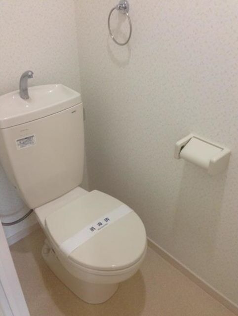 アンプルールフェール十条のトイレ写真