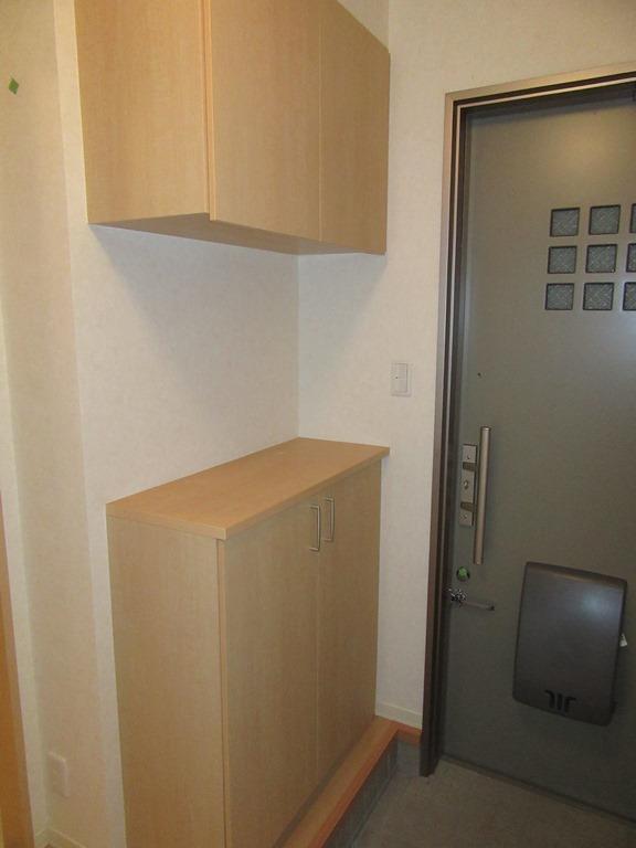 玄関　写真は別部屋です