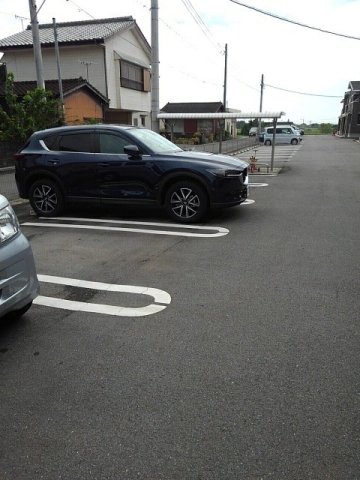 駐車場　車をお持ちの方に嬉しい駐車場付きの物件です