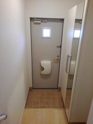 玄関　明るい玄関です