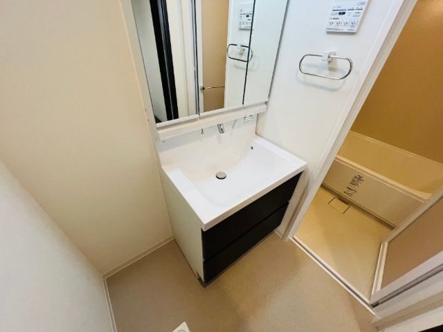 洗面設備　同タイプ別部屋の写真です