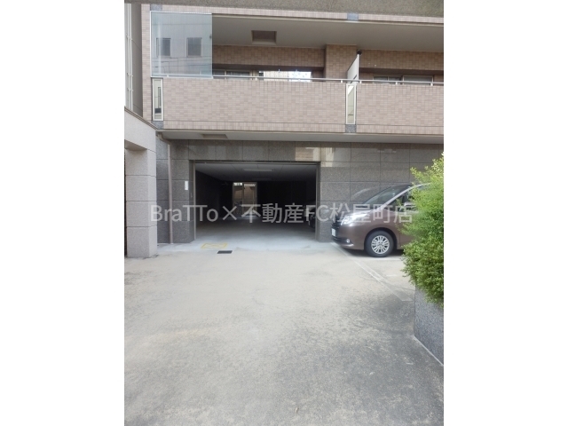 その他共有部分　マンション共用部分（駐車場）