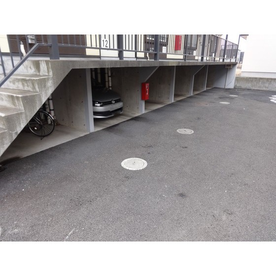 駐車場　駐車場