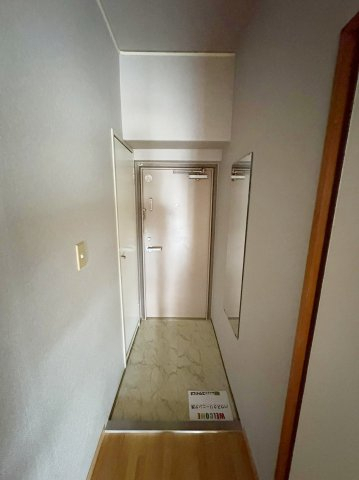 玄関　※同物件参考写真