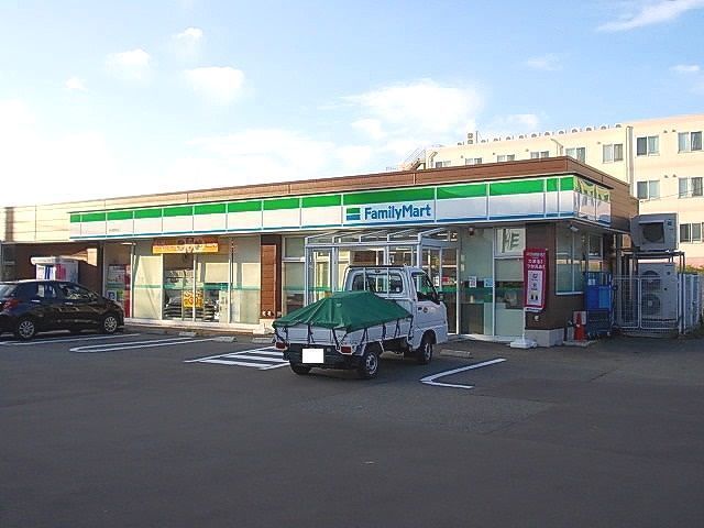 コンビニ　ファミリーマート秋田卸町店（コンビニ）まで600m