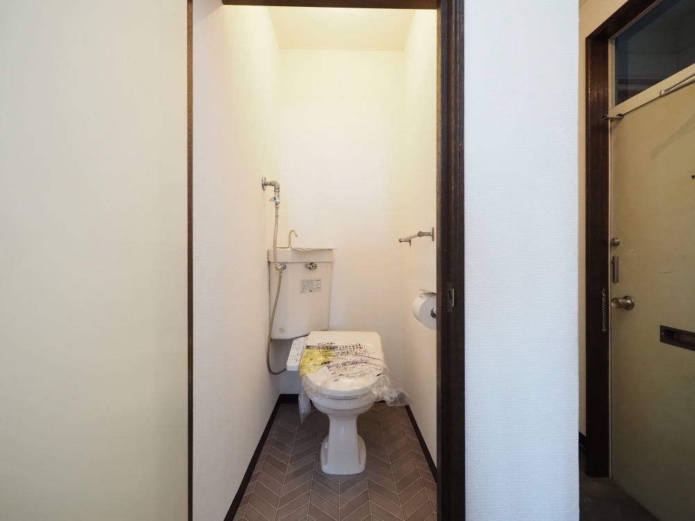 地下鉄東豊線 元町駅 徒歩36分 2階建 築38年のトイレ写真