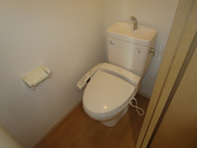 仙台市地下鉄南北線 北仙台駅 徒歩8分 2階建 築22年のトイレ写真