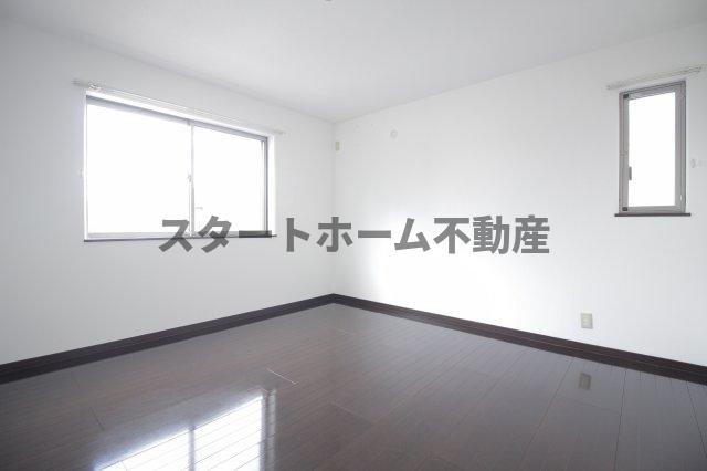 その他部屋・スペース　落ち着いて過ごせるお部屋なので、寝室にいかがでしょうか