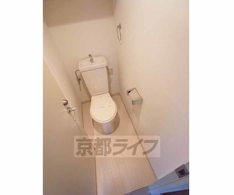 京阪鴨東線 出町柳駅 徒歩13分 4階建 築31年のトイレ写真