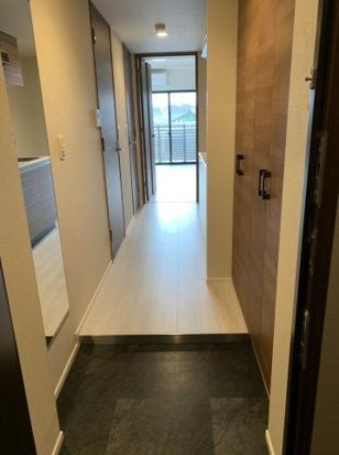 玄関　（別タイプ参考写真）クレヴィスタ中板橋II　板橋区弥生町
