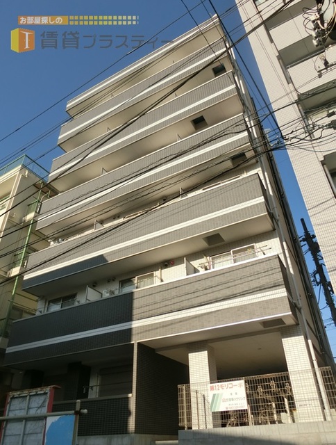 建物外観　オートロック・ＥＶ付　重厚感ありますね