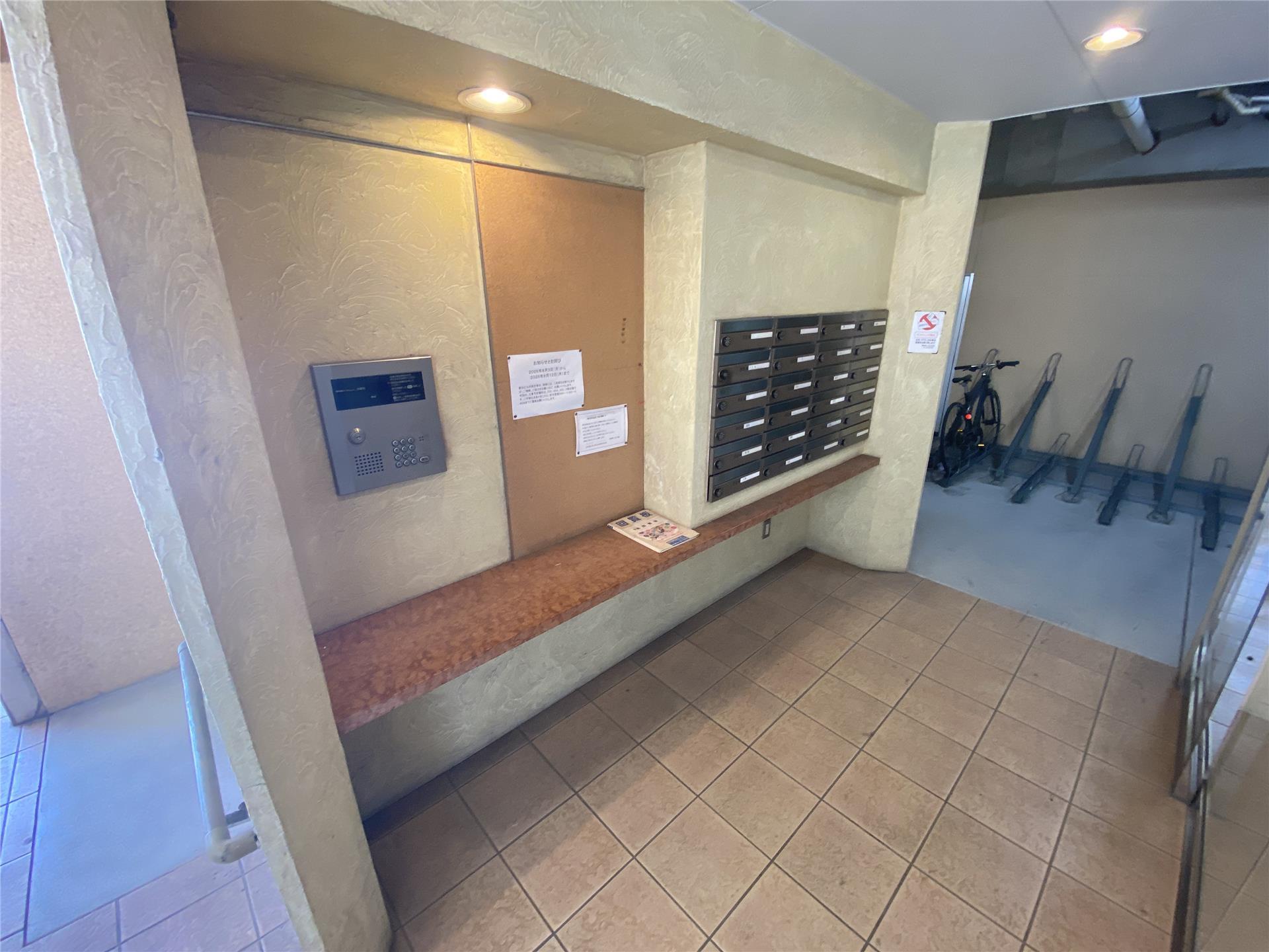 エントランス　防犯性の高いオートロック賃貸マンション♪