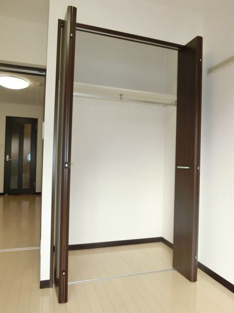 収納　クローゼット収納完備