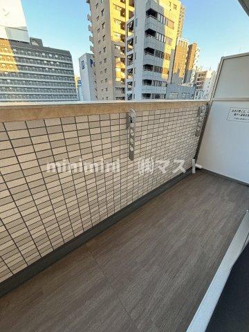 バルコニー　※偶数階は茶系のお部屋です。