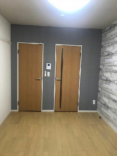 居室・リビング　壁紙は部屋によって異なります。