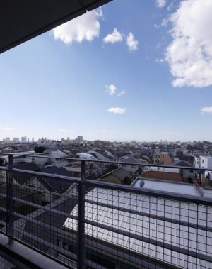 バルコニー　広々としたバルコニーです