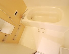 バス・シャワールーム　お風呂は追い焚き