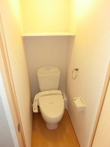 トイレ　温水洗浄便座付きトイレ