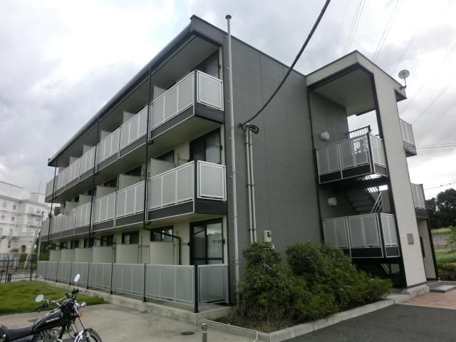 建物外観　レオパレス施工のアパート