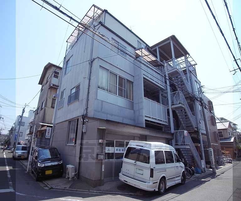 【京都市中京区壬生西大竹町のマンションの建物外観】