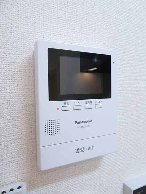 セキュリティ　モニター付きドアホンで安心です。