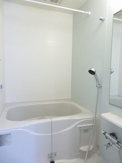 バス・シャワールーム　追い焚き機能のお風呂です。