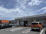 コンビニ　セブンイレブン伊東吉田店（コンビニ）まで600m