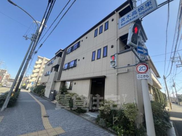 茨木市新庄町のアパートの建物外観