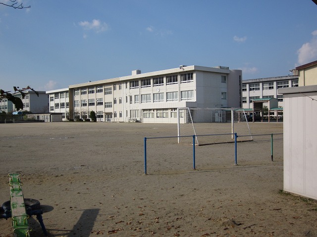 【セントラルシティの小学校】