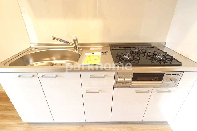 キッチン　お料理しやすいキッチンです ※間取り反転の場合がございます