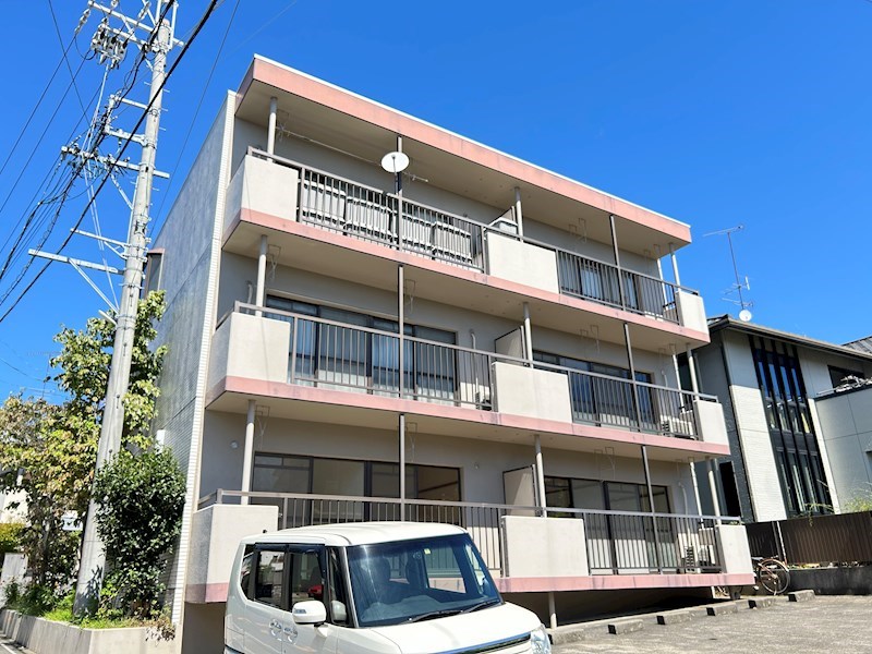 広沢プラーザの建物外観