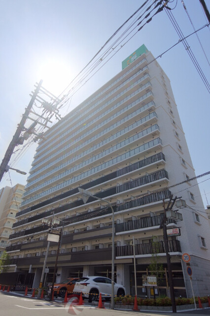 【スプランディッド十三本町の建物外観】