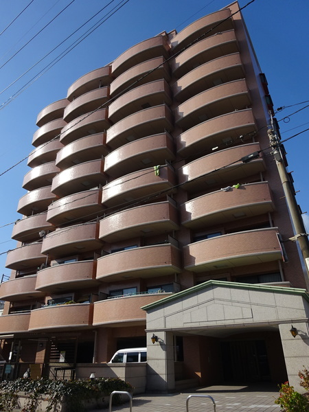 ベルマリオ麻里布公園の建物外観