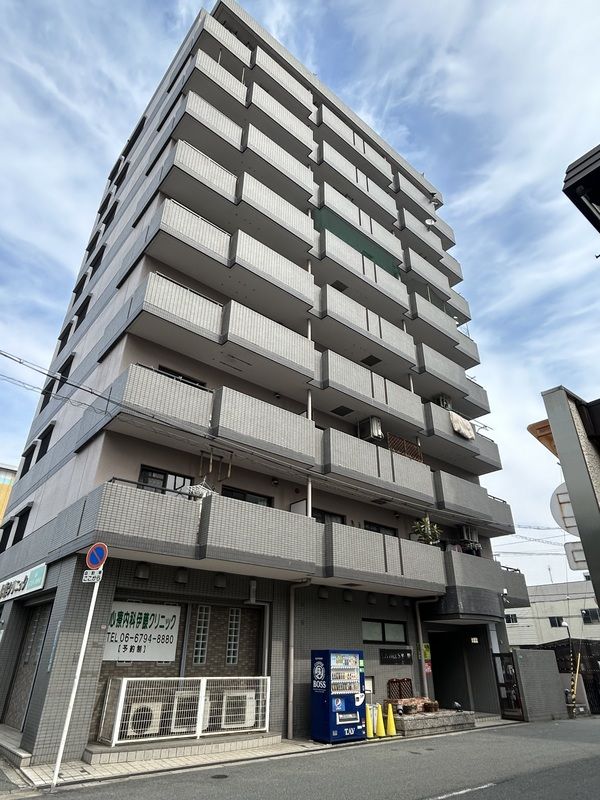 【大阪市平野区平野本町のマンションの建物外観】