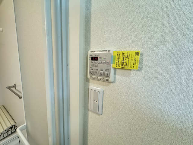 バス・シャワールーム　乾燥機能付きの浴室です