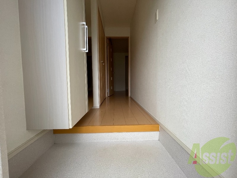 玄関　玄関の様子です。明るい印象ですね。気分もあがりそう。