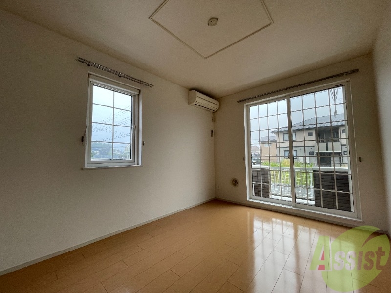 居室・リビング　広々としたリビングでくつろぎのひと時を。