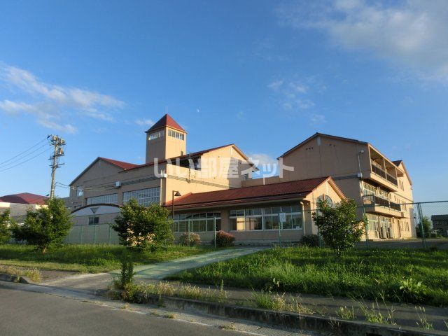 中学校　岩沼市立玉浦中学校（中学校）まで632m