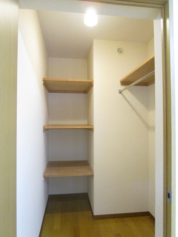 収納　ウォークインクローゼット