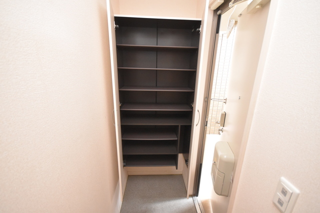 収納　シューズボックス