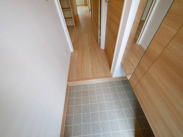 玄関　落ち着いた玄関です