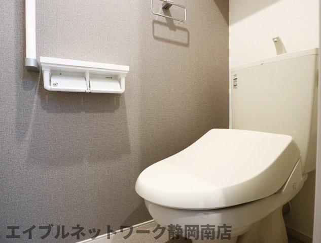 トイレ　ゆったりとした空間のトイレです