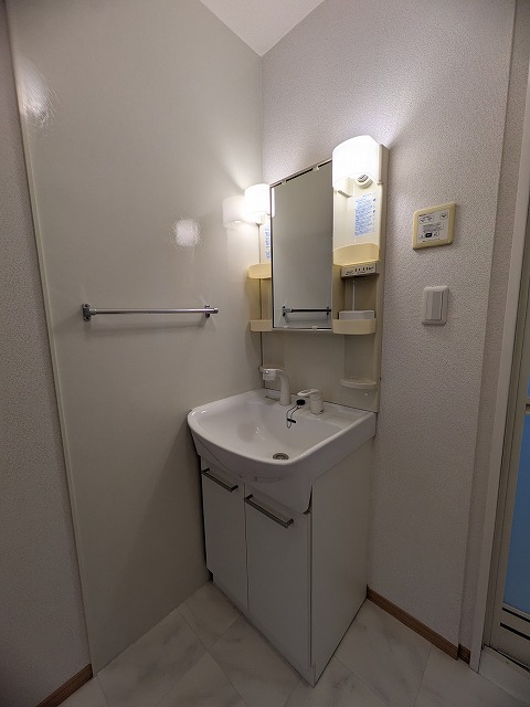 洗面設備　同物件別号室の写真