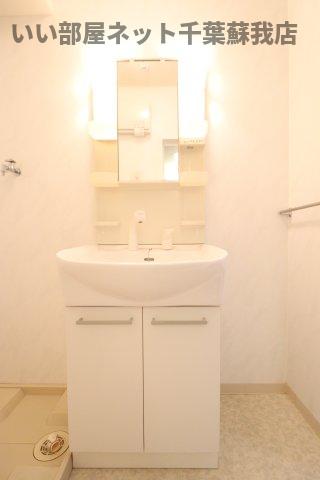 洗面設備　朝の準備に活躍する、洗髪洗面化粧台！